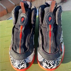 LITTLE POSITE ONE (GS)"Albino Snakeskin" size 2.5 Youth